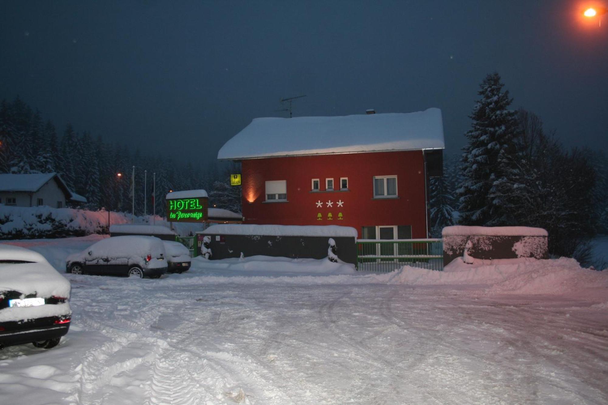 Logis Hotel & Restaurant Les Perce-Neige Bonnetage Exterior photo